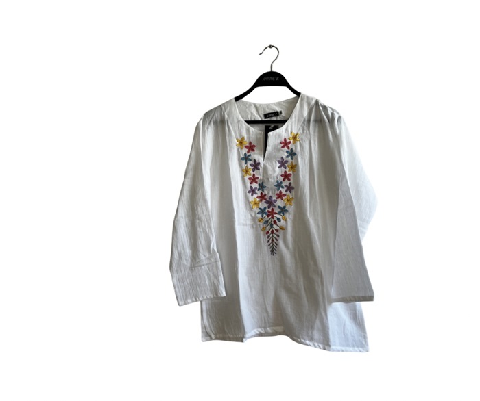 Bluse, Bomuld, Hvid m/blomster, Multi i spids